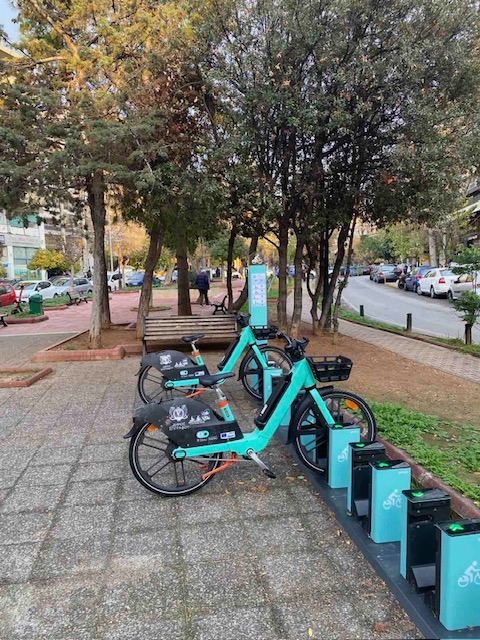 Ολοκληρώθηκε η Εγκατάσταση του Συστήματος Κοινόχρηστων Ηλεκτρικών Ποδηλάτων στον Δήμο Ζωγράφου