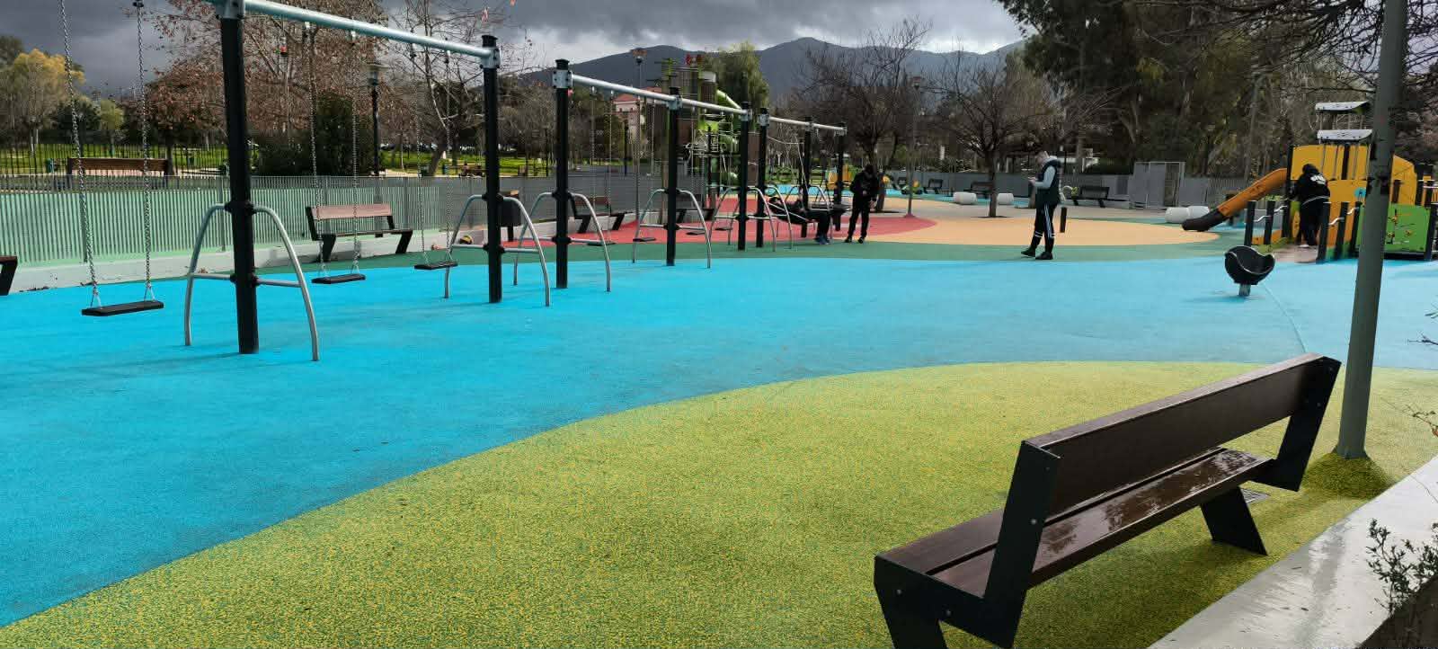 Εκτεταμένες εργασίες πλύσης και καθαρισμού σε πλατείες και κεντρικά σημεία του Δήμου Ζωγράφου