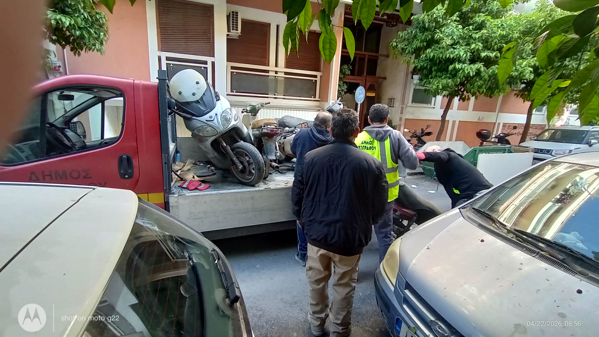 Συνεχιζόμενες δράσεις του Δήμου για την απομάκρυνση εγκαταλελειμμένων οχημάτων