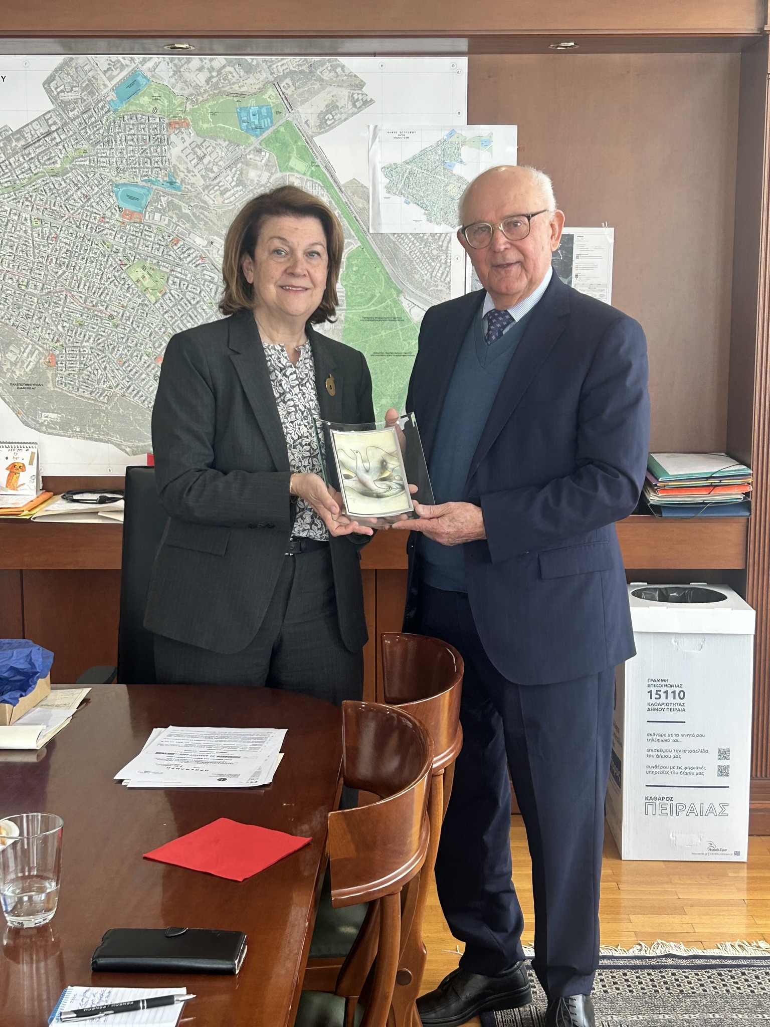 Συνάντηση της Δημάρχου Ζωγράφου με τον Πρέσβη της Κούβας στην Ελλάδα