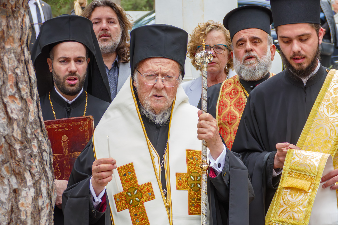 Φόρος τιμής του Οικουμενικού Πατριάρχη στον Δάσκαλό του στο Κοιμητήριο Ζωγράφου